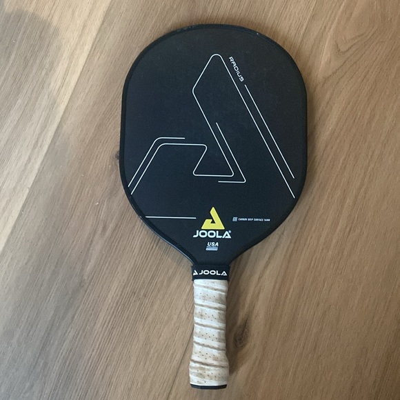 Joola Pickleball Paddle - Picture 2 of 9